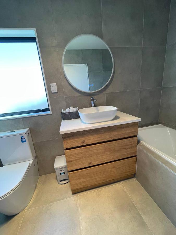 4 Bedroom Home Fully Furnished In Papakura, Auckland Exterior foto